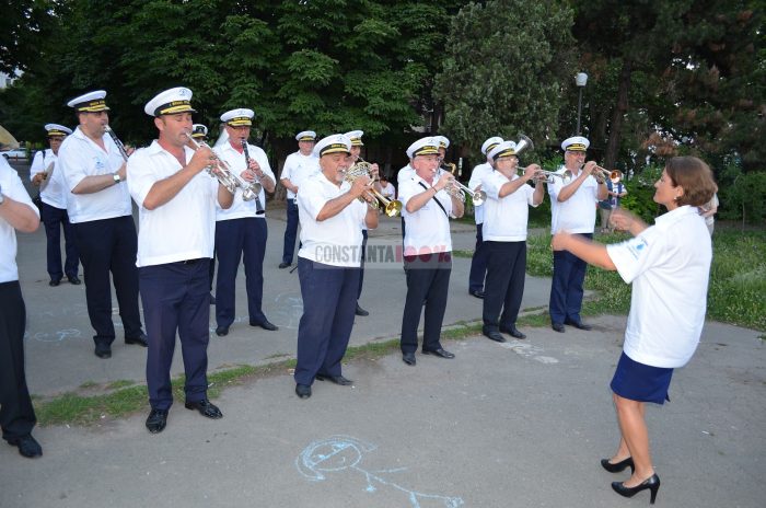 Fanfara Muzica Apelor reia concertele. Programul lunii mai