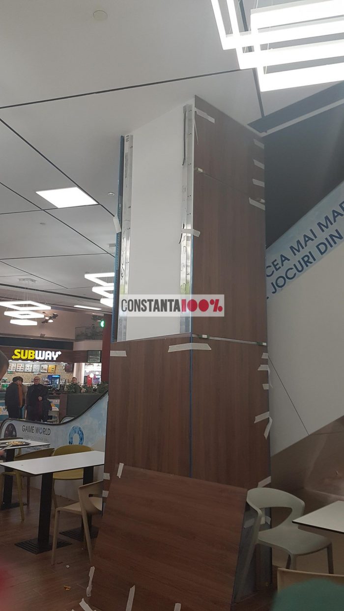 FOTO/VIDEO. Încă un incident la City Mall Constanța. O bucată de placaj a căzut din senin