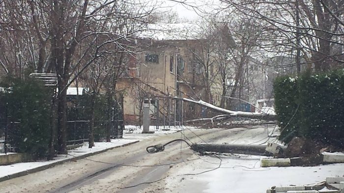 Pericol în Eforie! Cabluri electrice căzute la pământ