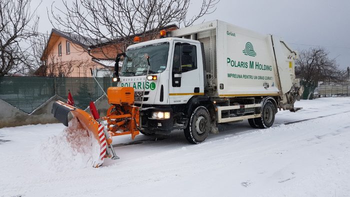 Polaris a deszăpezit străzile și trotuarele din Mangalia