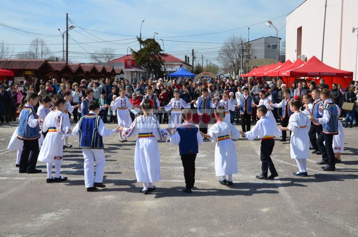 FOTO VIDEO Primăria Ovidiu a bifat încă un succes: o nouă ediție a Târgului Floriilor