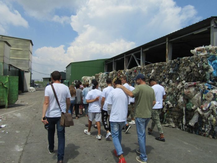 Copii din centrele de plasament au vizitat stația de sortare și reciclare deșeuri a Polaris M Holding