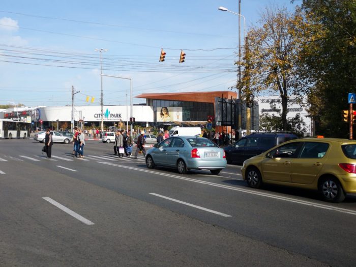 Primăria Constanța asfaltează, din nou, intersecția de lângă cel mai controversat mall al Constanței