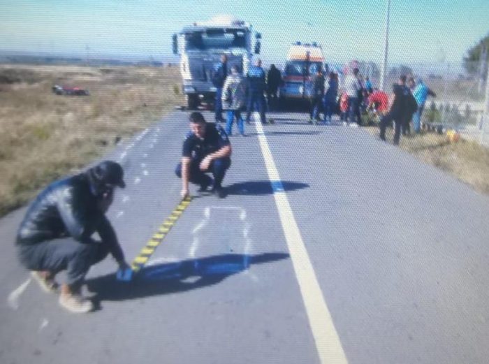 Un motociclist a murit încercând să depășească o betonieră