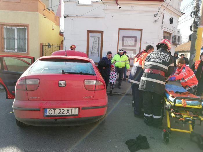 FOTO Femeie încarcerată în urma unui accident rutier