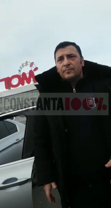 VIDEO Un comisar al protecției Consumatorilor, BĂTUT de un șofer, în parcarea unui centru comercial