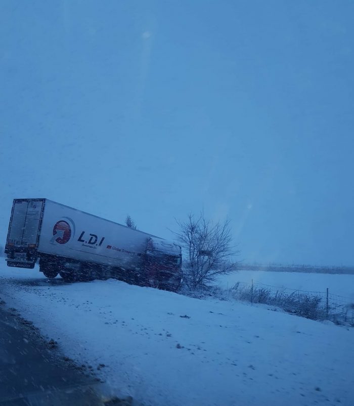 Ninge în aproape tot județul. Accident ușor pe Autostrada Soarelui