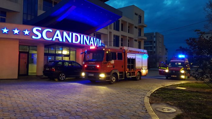 Patru persoane blocate în lift, în hotelul Scandinavia