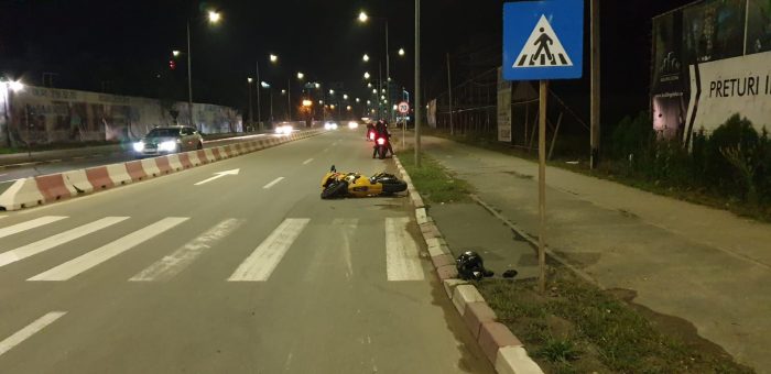 Un motociclist sub influența băuturilor alcoolice a accidentat o polițistă