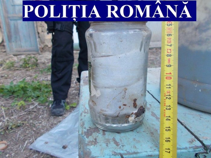 Circa 3,5 kilograme de mercur, confiscate de polițiștii constănțeni