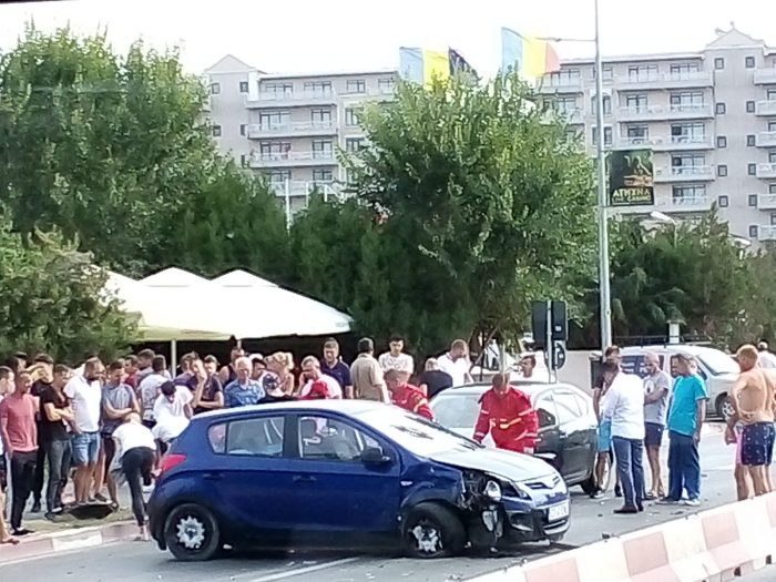 Accident cu doi răniți în fața hotelului Phoenicia din Năvodari