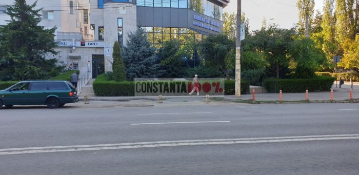 CCINA Constanța a obținut locuri de parcare GRATUIT, pe care le ține goale și blocate în weekend