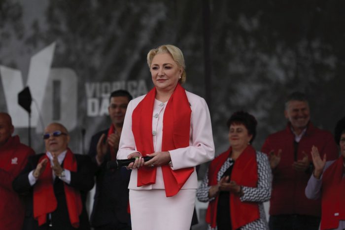 Viorica Dăncilă: „Avertismentele PSD se confirmă. Guvernul lui Iohannis anunță tăieri de salarii, sistarea căldurii, concedieri în masă și noi taxe”