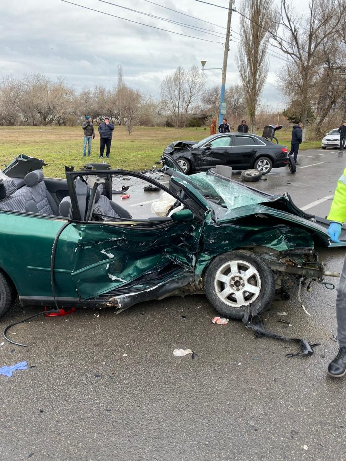 FOTO VIDEO Accident cu 5 persoane rănite în Mamaia