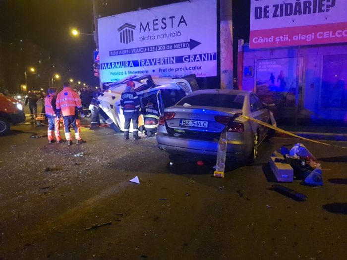 Ambulanță implicată într-un accident rutier, patru răniți FOTO VIDEO