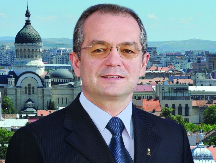 Emil Boc vrea să interzică centralele de apartament în Cluj