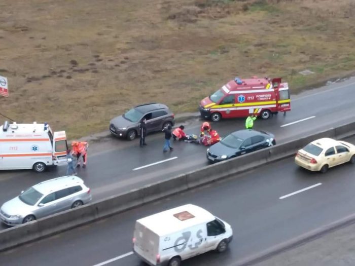 Pieton lovit de mașină în zona Carrefour