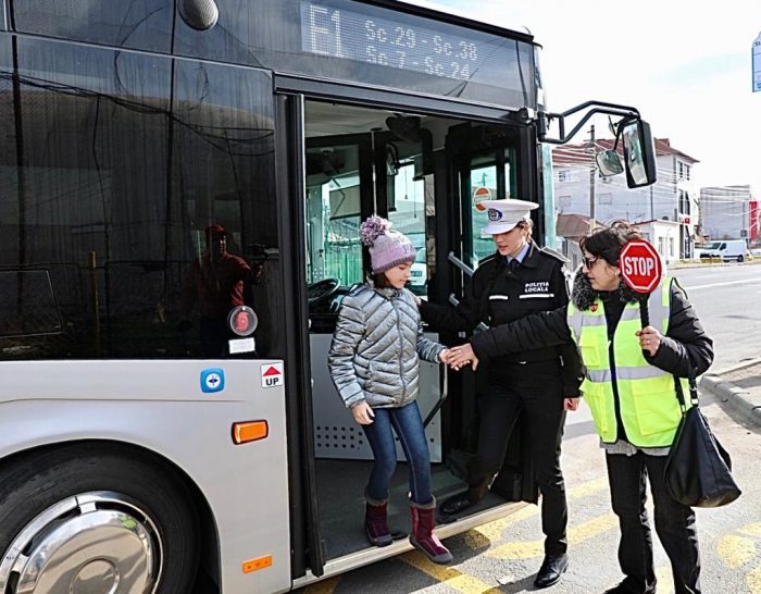 VIDEO Transport în comun dedicat elevilor, de luni, în Constanța. Părinții trebuie să completeze un chestionar