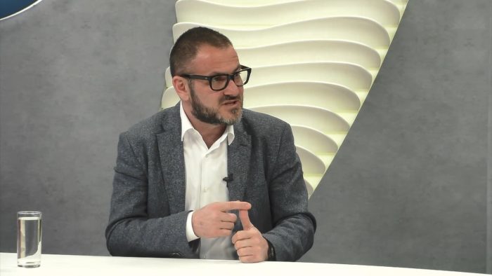 Horia Constantinescu își donează salariile Spitalului de Boli Infecțioase. Și-a făcut public fluturașul