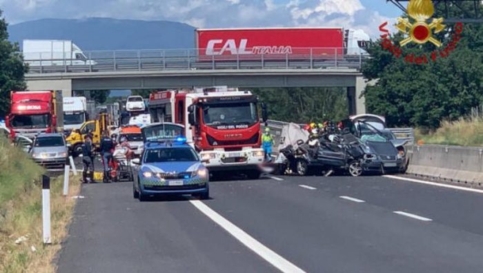 VIDEO Un român, condamnat pentru jaf, și-a omorât copii și părinții într-un accident auto