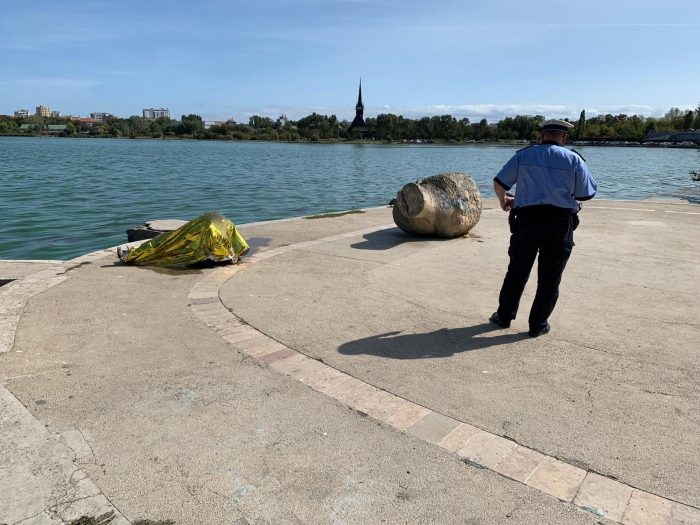 Un cadavru plutea pe lacul Tăbăcărie