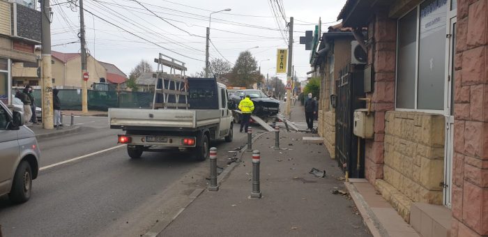 Accident între două mașini pe strada Baba Novac din Constanța VIDEO