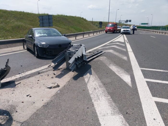 Românii nu știu să conducă pe autostradă! 4 reguli care ne pot salva viața