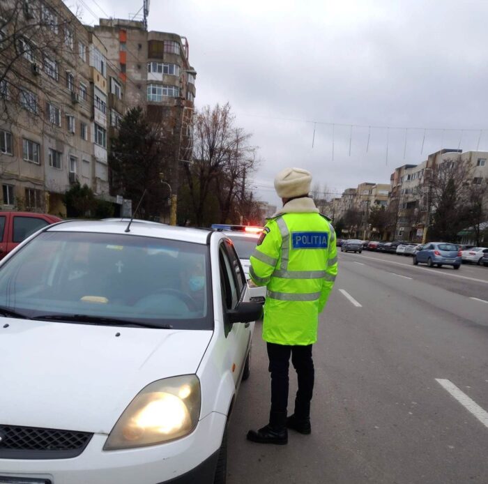 Se așteaptă ninsori. Ce sfaturi au polițiștii pentru șoferi