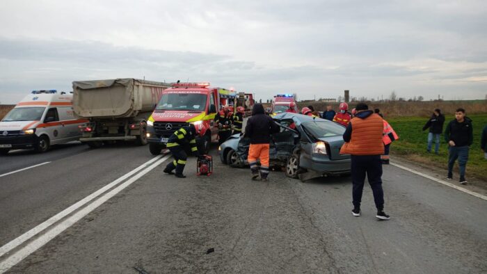 Un șofer de 73 de ani a murit într-un accident