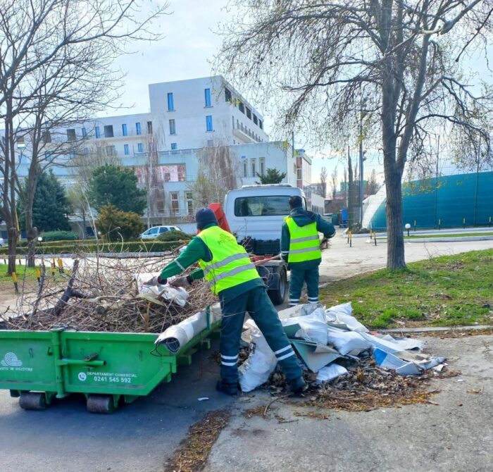 Primăria și Polaris continuă curățenia generală în Constanța și Mamaia