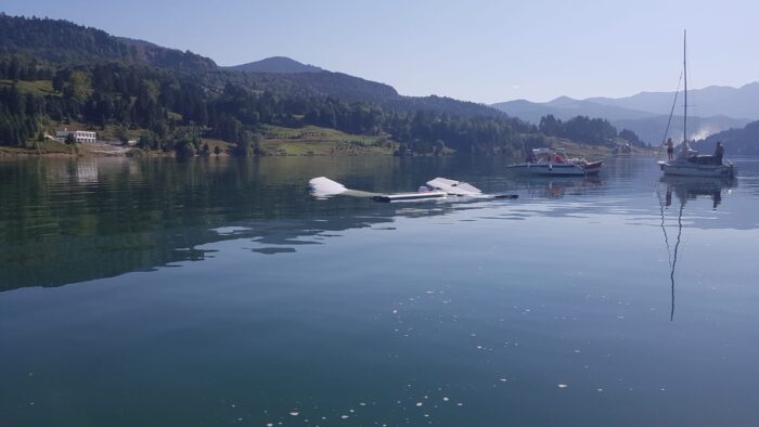 Un avion s-a prăbușit în lacul Colibița