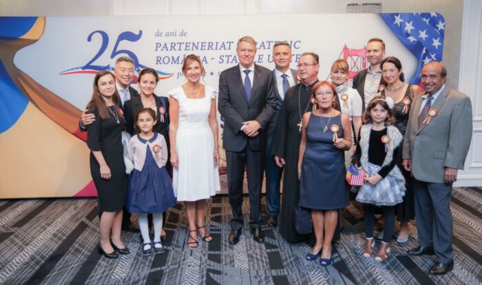 Klaus Iohannis s-a întâlnit cu investitori români în America: „Poate ştiţi, poate nu ştiţi, am lansat acum câţiva ani un program naţional care se numeşte România Educată”