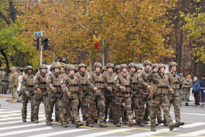 Paradă Militară Naţională la Bucureşti şi ceremonie militară la Alba Iulia, de Ziua Naţională a României – 1 Decembrie