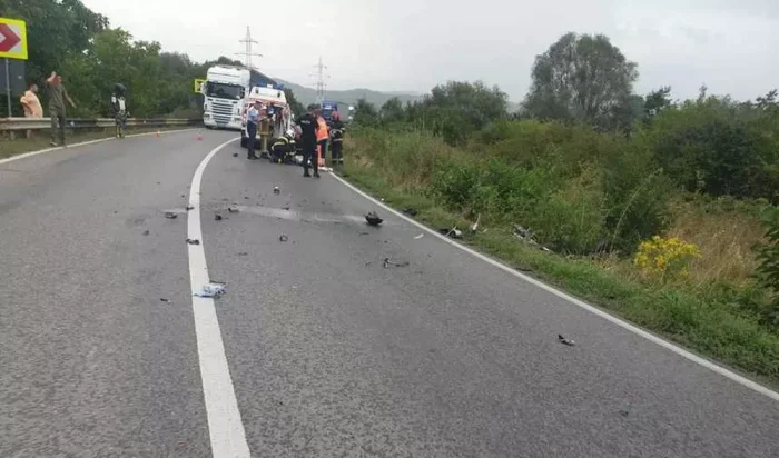 Tragedie pe drumul morții: doi tineri, soț și soție, și-au pierdut viața pe motocicletă