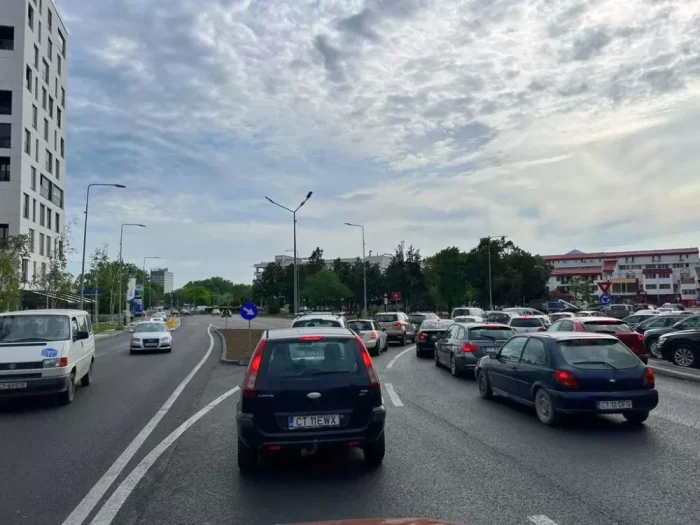 Cum se circulă în intersecția care ne-a costat 8,3 milioane de lei, de la intrare în Mamaia