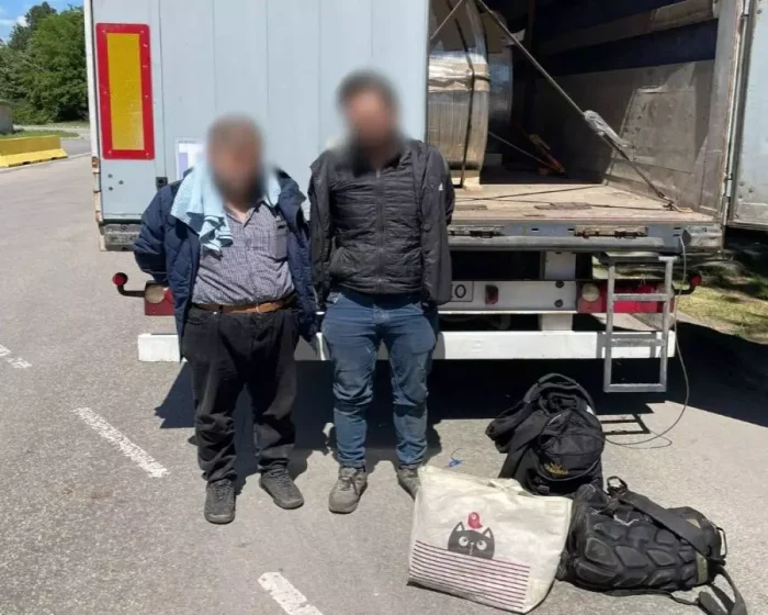 Doi sirieni au vrut să intre în România ascunși în camionul unui ucrainean