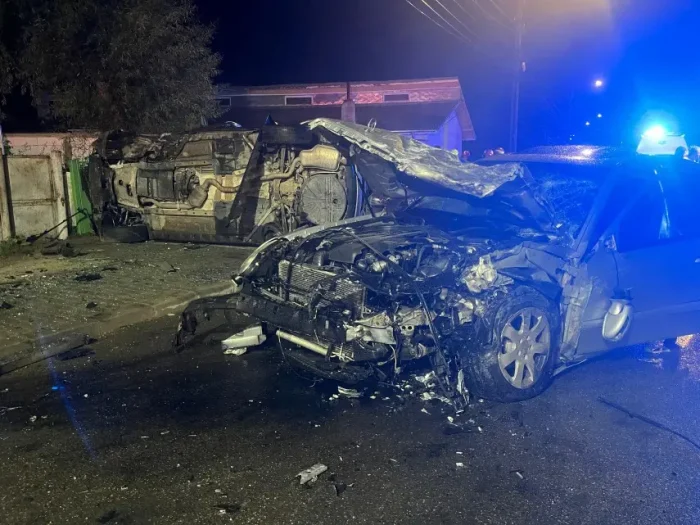 Opt persoane, implicate într-un accident auto în Tulcea