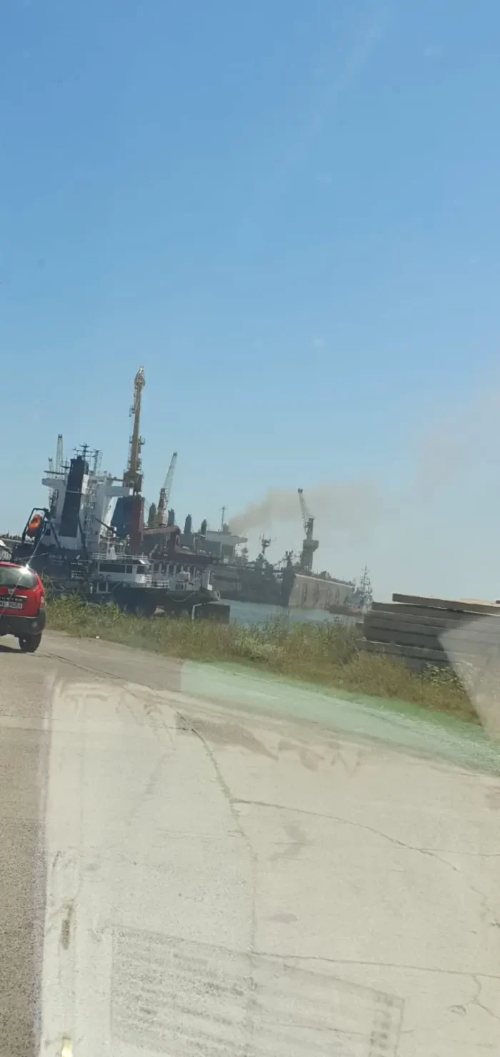 Incendiu la o navă în reparații în Șantierul Naval Midia: Intervenție majoră a ISU Constanța COMPLETARE: au murit 4 persoane